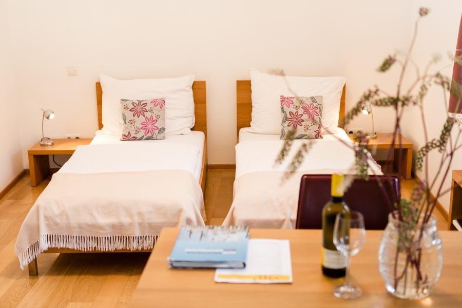 Wein + Bett Wiedeck Stetten Chambre photo